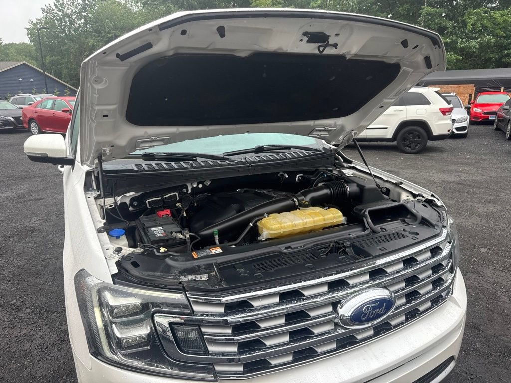 Used 2019 Ford Expedition Limited w/ Equipment Group 302A AWD/4WD image 45