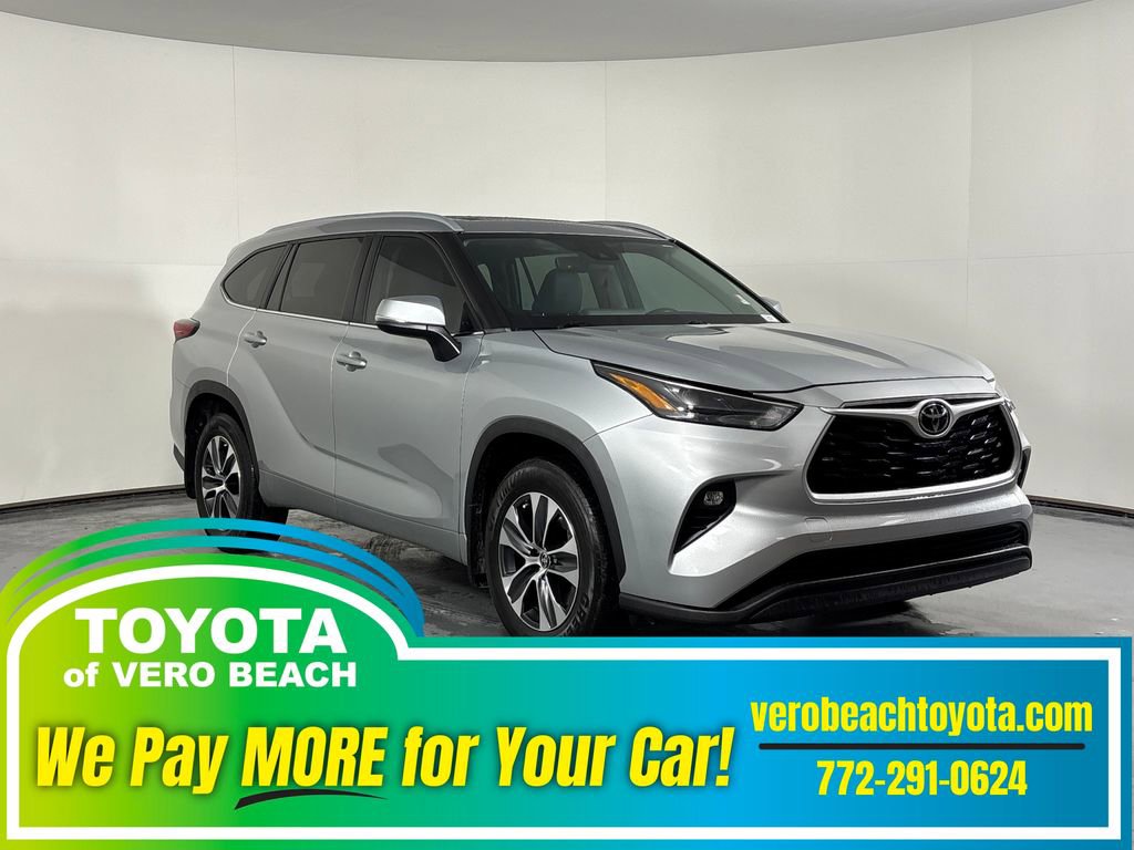 Used 2023 Toyota Highlander XLE