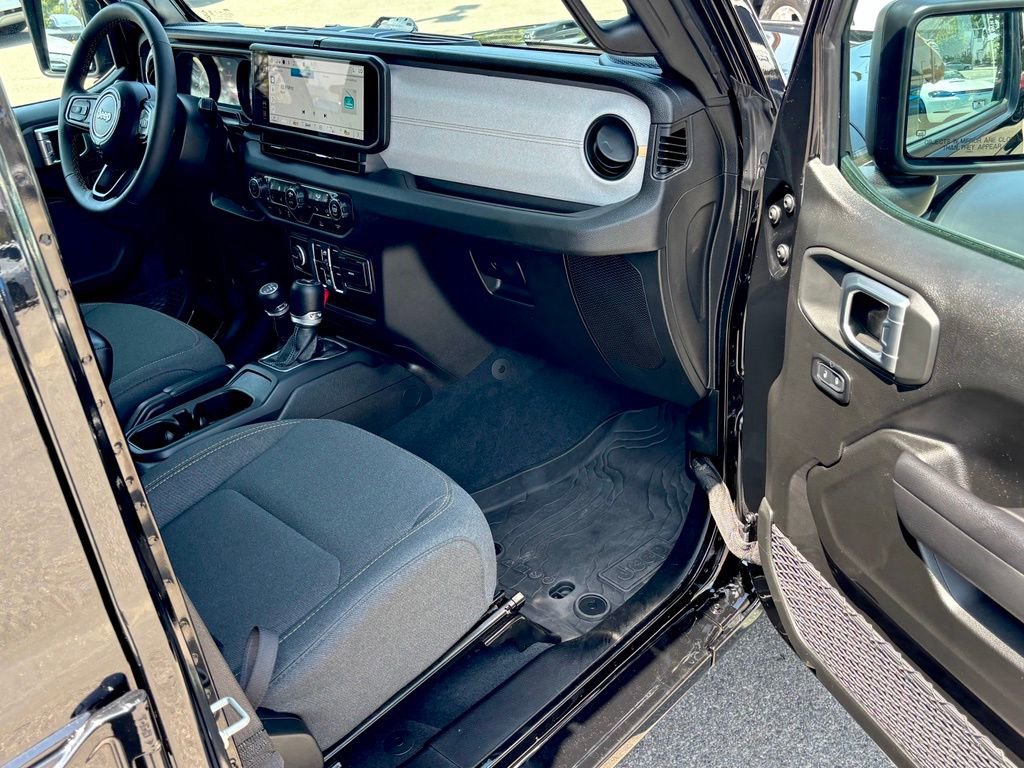 Used 2024 Jeep Wrangler Unlimited Sport AWD/4WD image 26