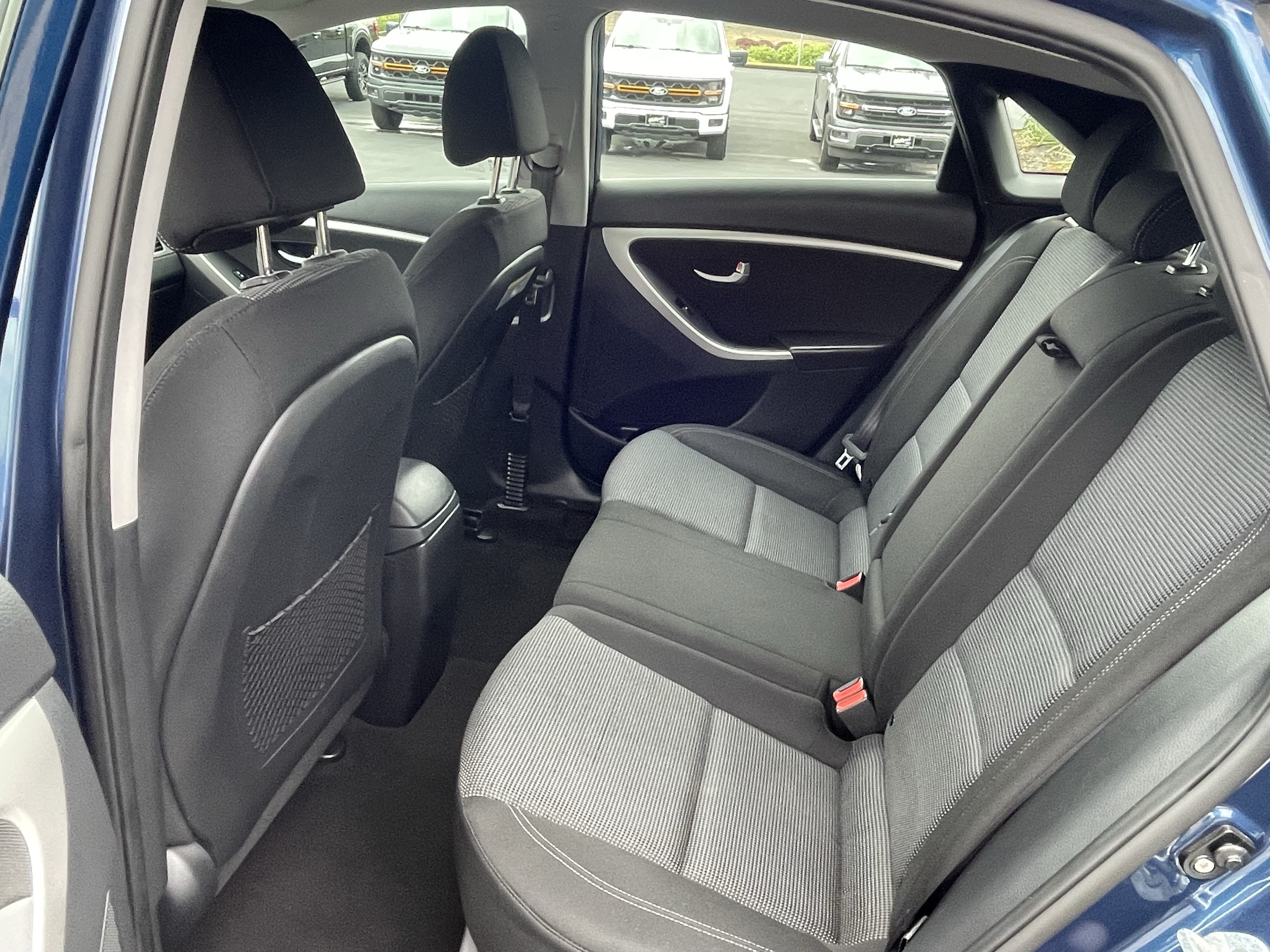 Used 2016 Hyundai Elantra GT FWD image 11