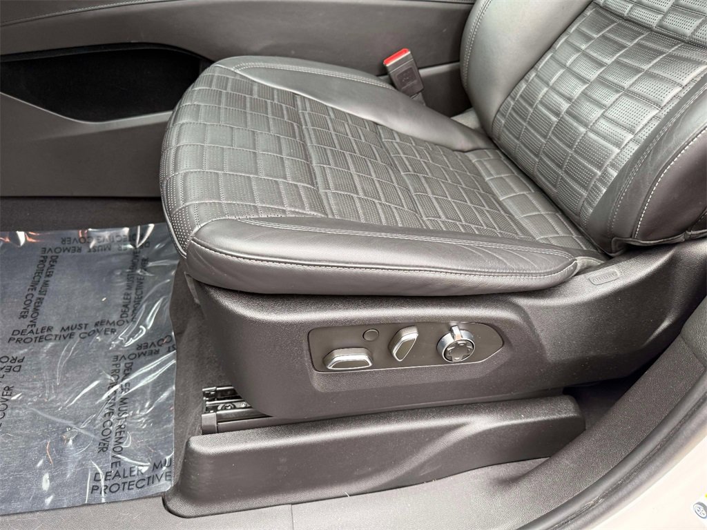 Used 2021 Cadillac Escalade Sport Platinum image 3