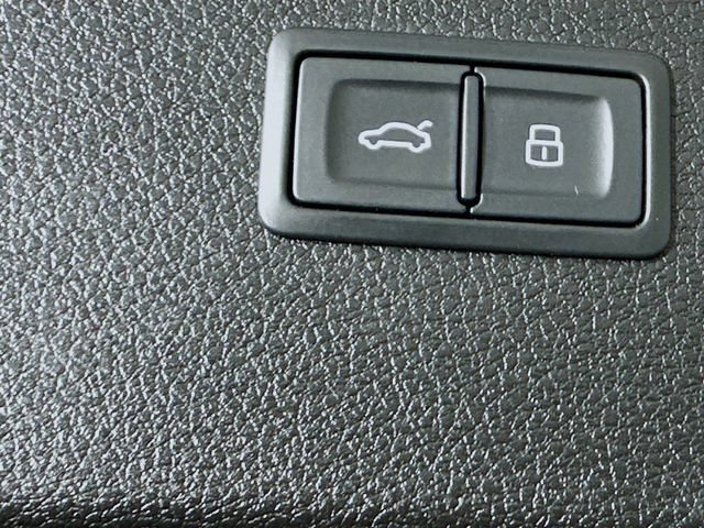 Used 2023 Audi Q5 2.0T Premium w/ Convenience Package AWD/4WD image 10