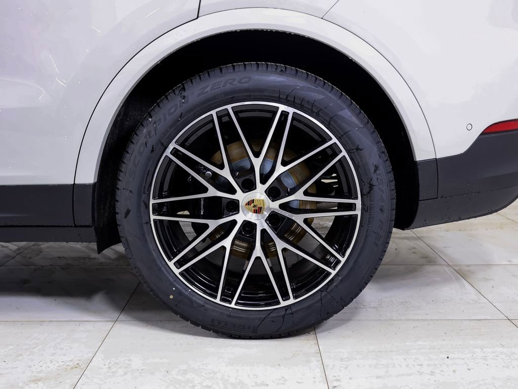 New 2026 Porsche Cayenne image 28