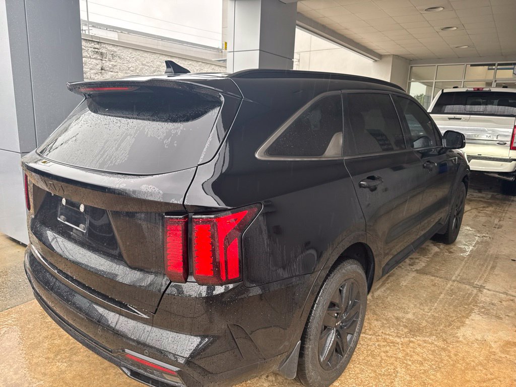 Used 2022 Kia Sorento S FWD image 5