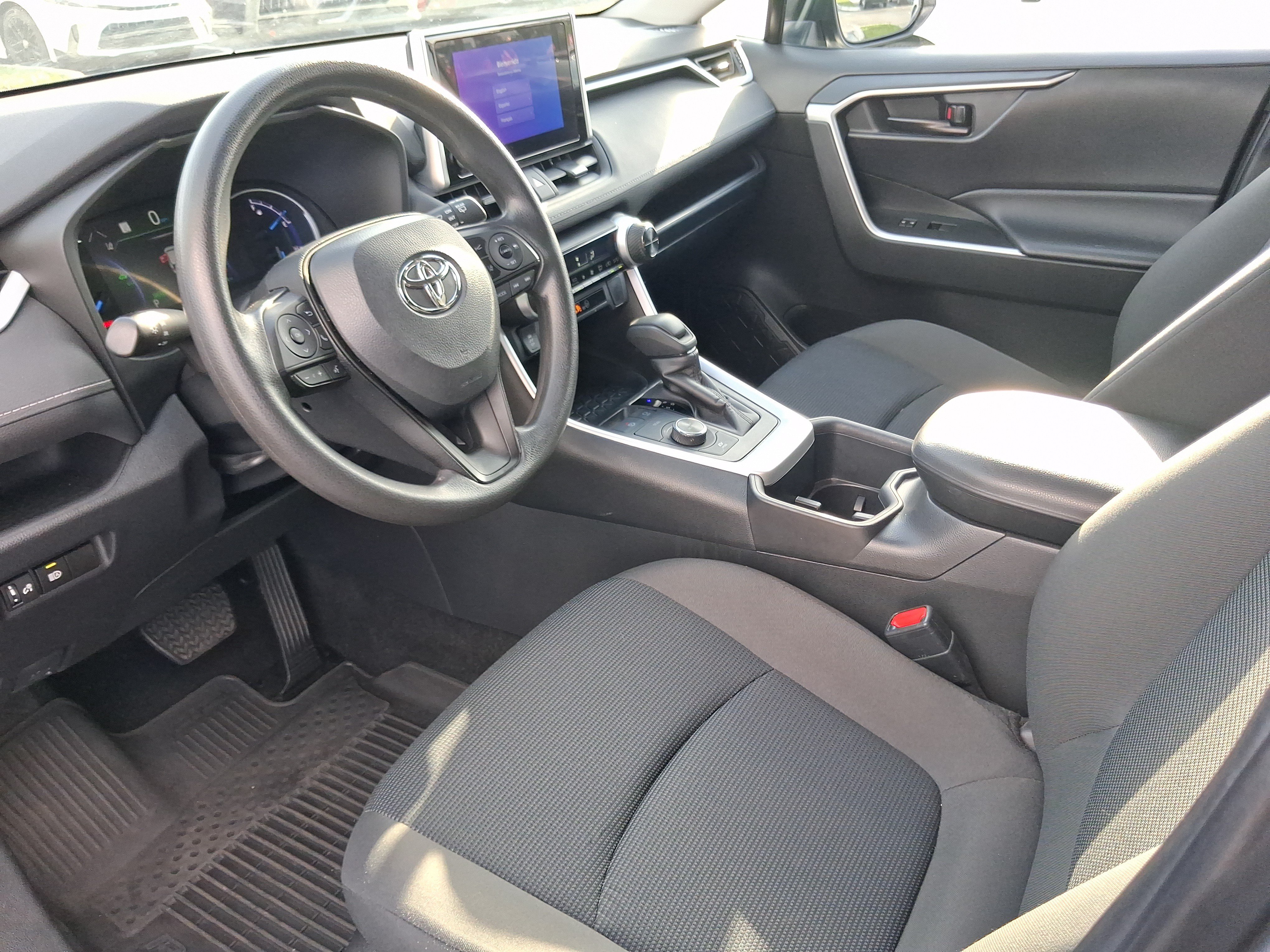 Used 2024 Toyota RAV4 LE AWD/4WD image 20