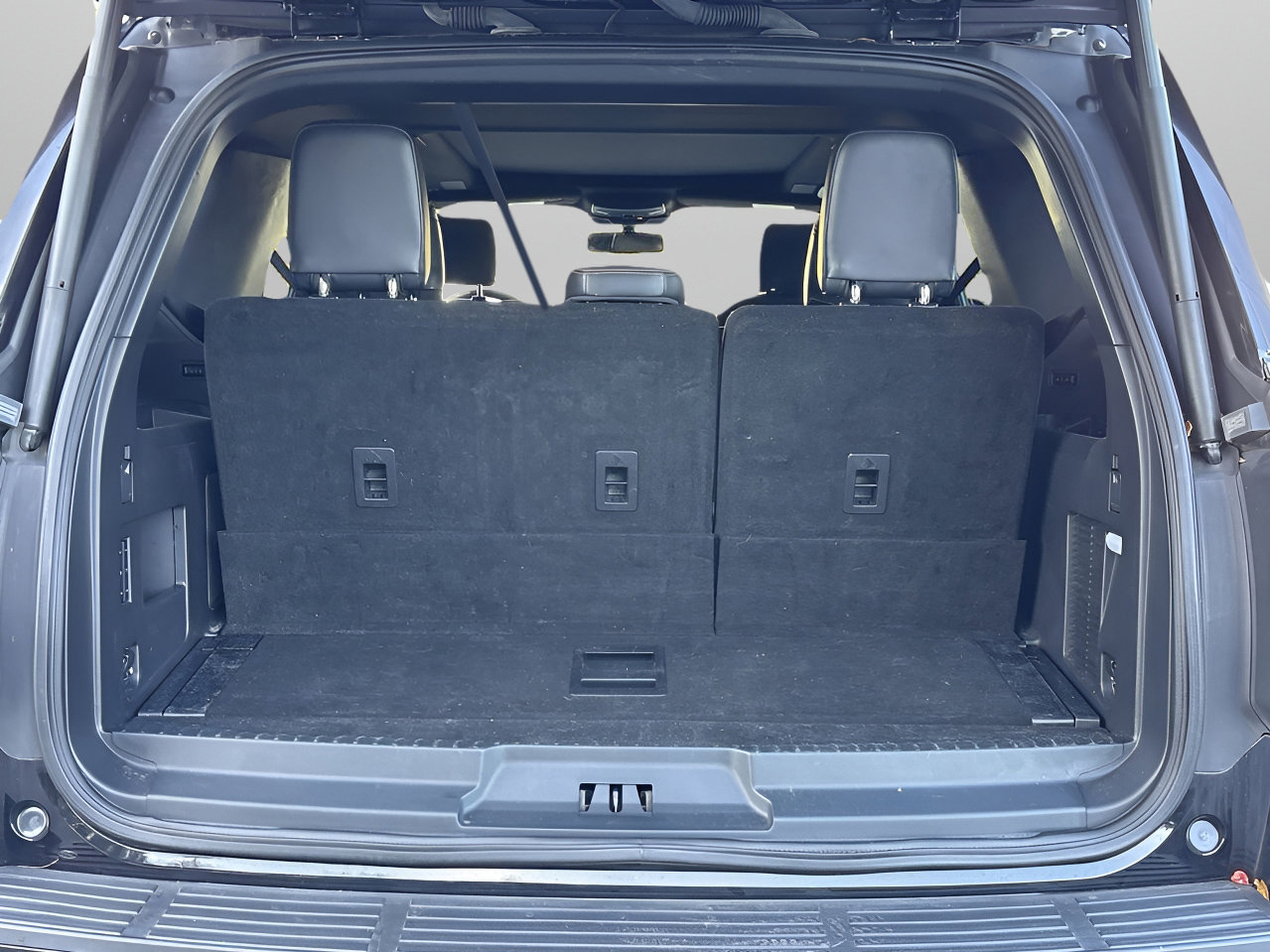 Used 2023 Ford Expedition Platinum image 8