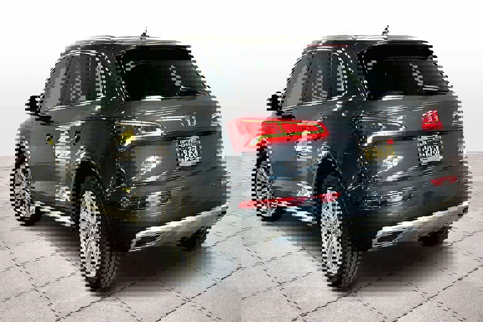 Used 2018 Audi Q5 Premium Plus w/ Premium Plus Package image 14