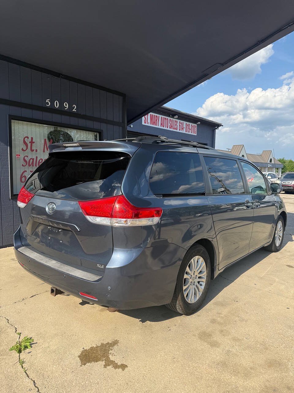 Used 2013 Toyota Sienna XLE FWD image 6