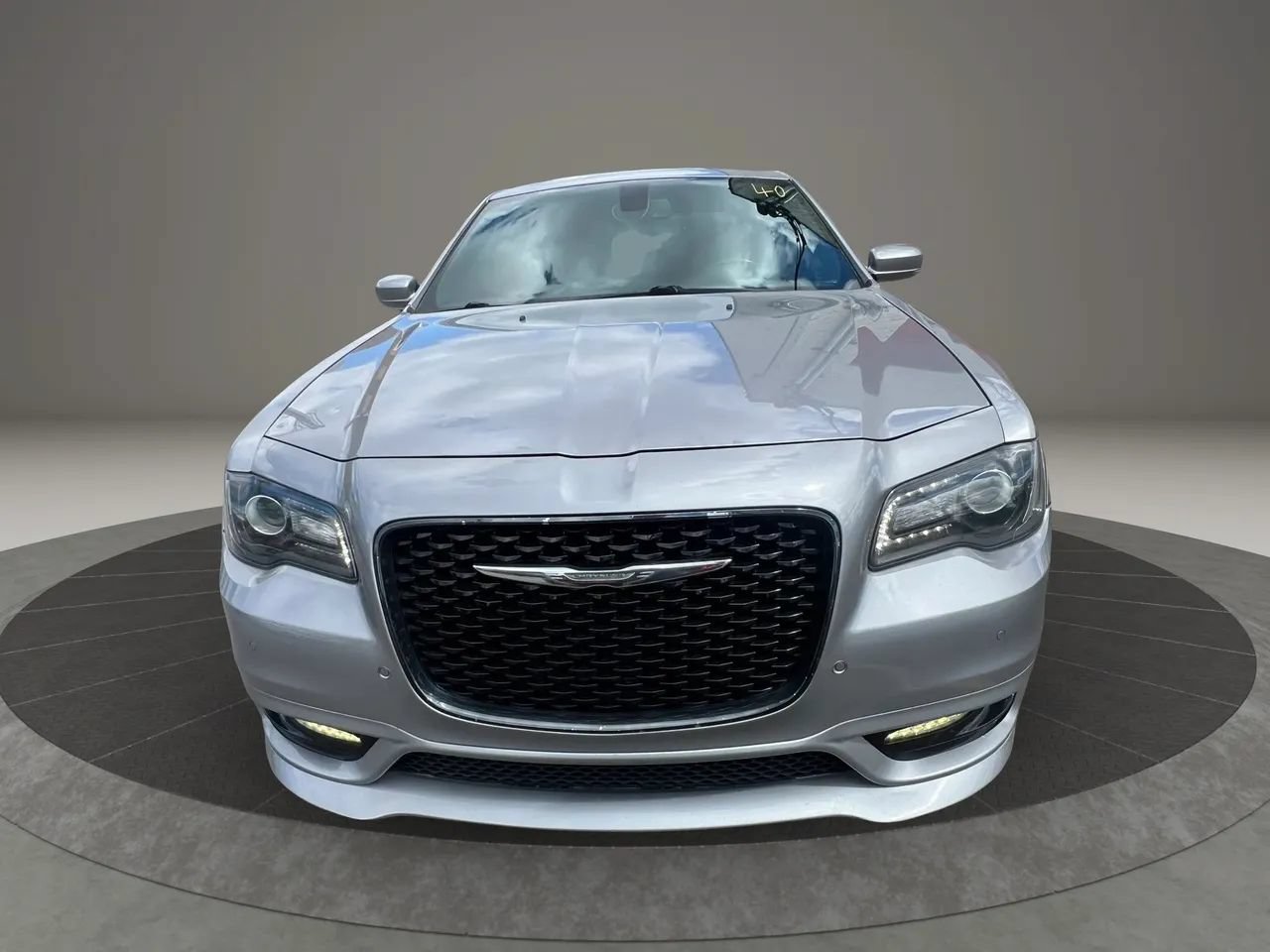 Used 2018 Chrysler 300 S w/ 300S Premium Group RWD image 2
