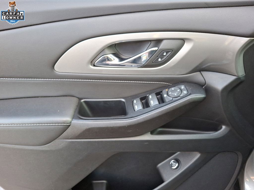 Used 2023 Chevrolet Traverse LT w/ Midnight/Sport Edition image 14