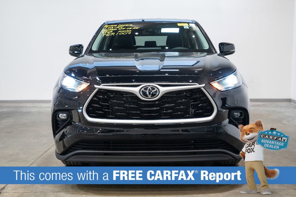 Certified 2025 Toyota Highlander LE image 2