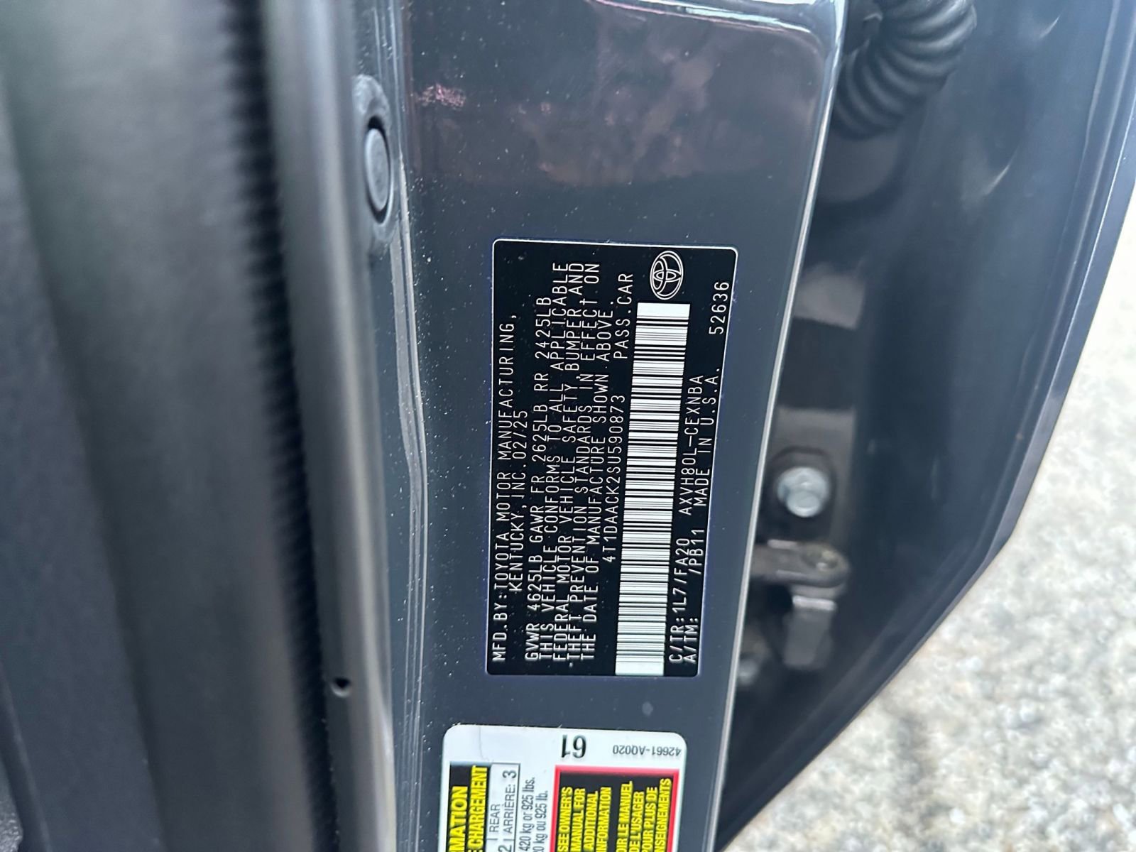 Used 2025 Toyota Camry LE image 28