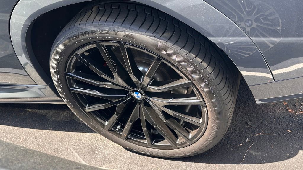 Used 2022 BMW X6 M50i w/ Dynamic Handling Package AWD/4WD image 9