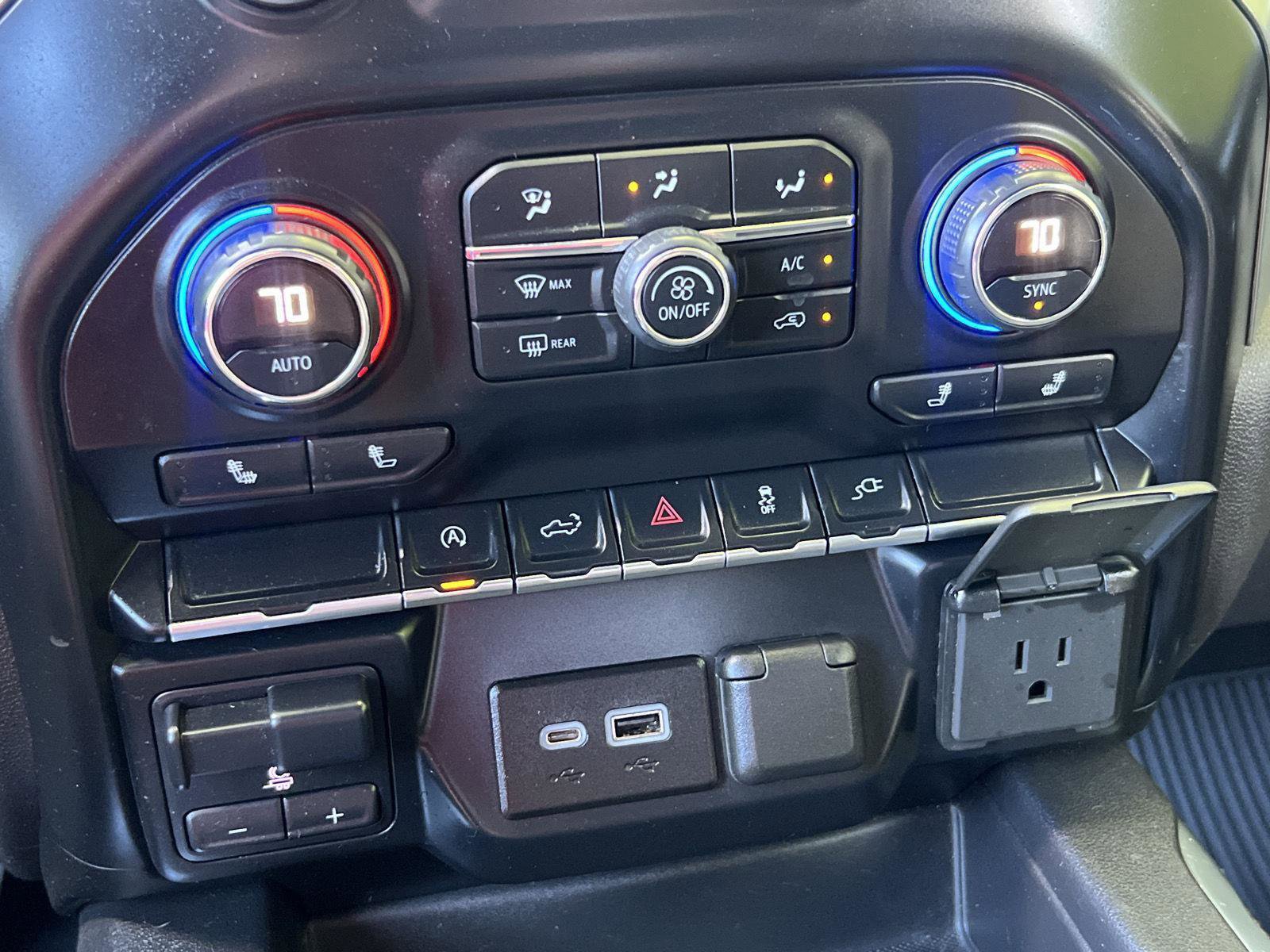 Used 2019 Chevrolet Silverado 1500 RST image 18