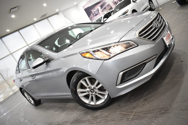 Used 2017 Hyundai Sonata SE image 4