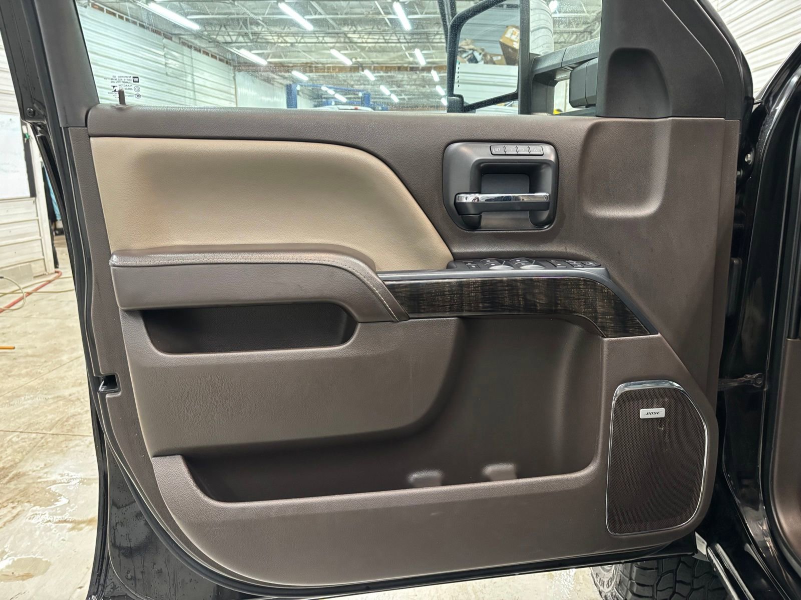 Used 2016 GMC Sierra 2500 Denali w/ Duramax Plus Package image 9