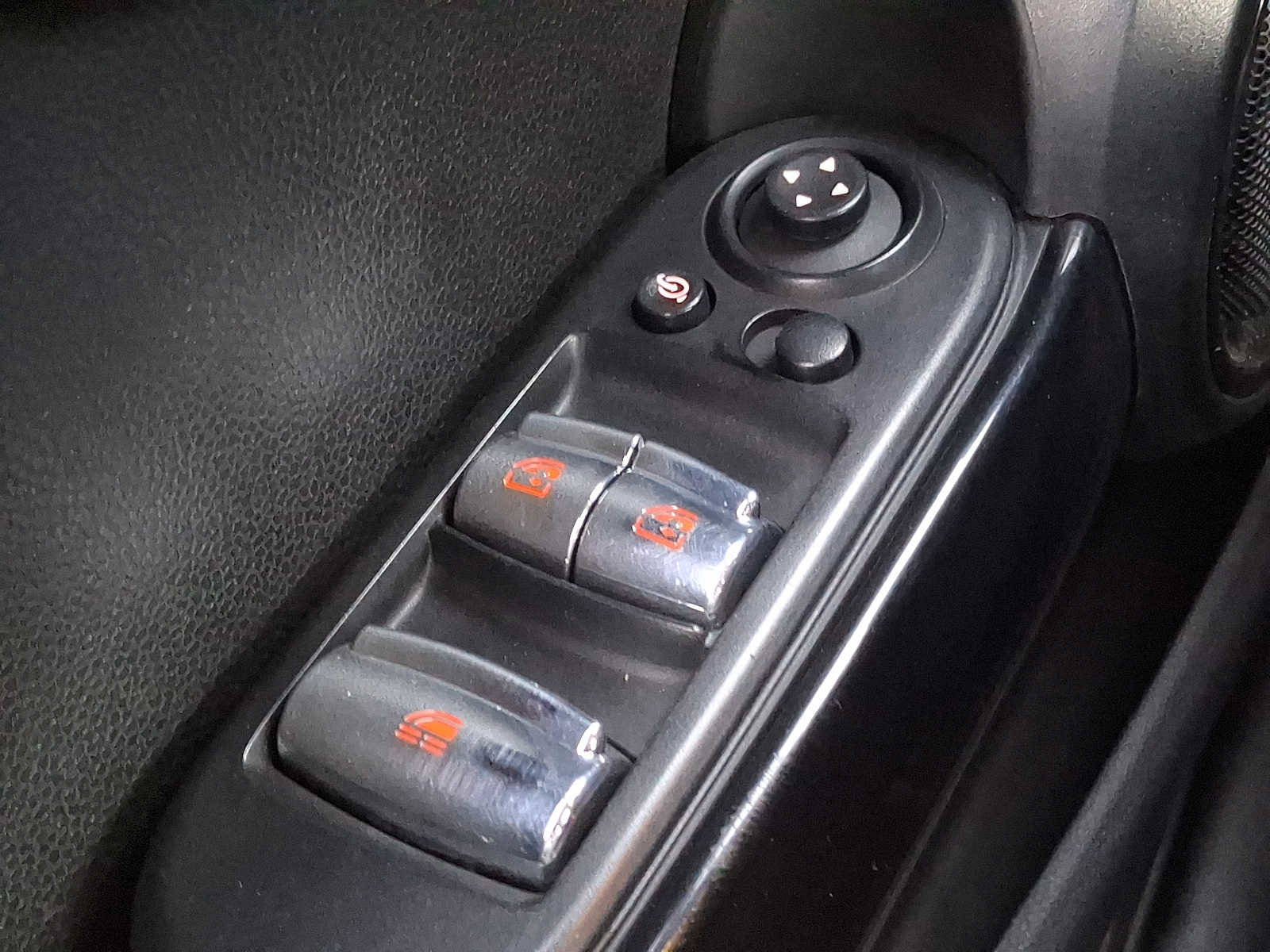 Used 2019 MINI Cooper S image 16