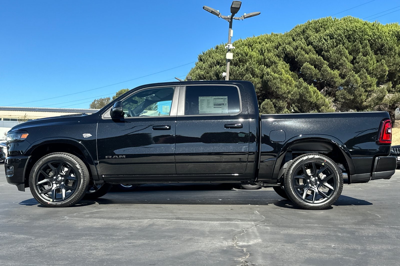 New 2027 RAM 1500 Laramie AWD/4WD image 7