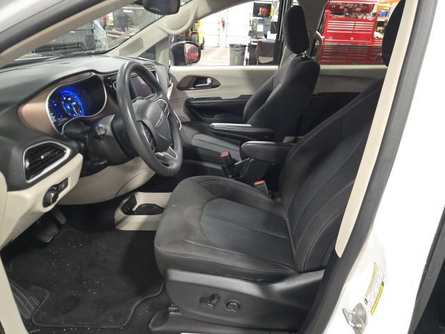 Used 2024 Chrysler Voyager LX FWD image 13