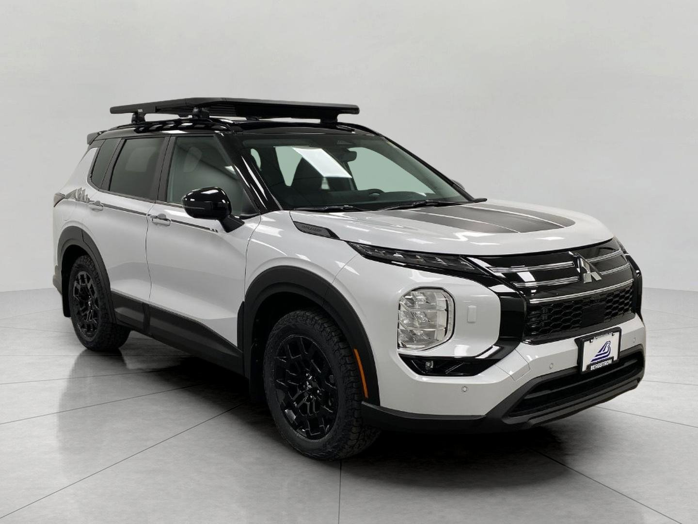 New 2026 Mitsubishi Outlander SE image 1