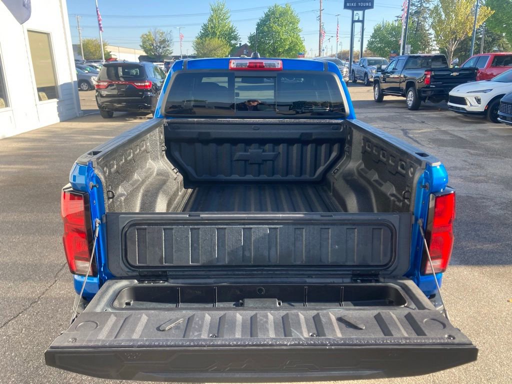 Used 2023 Chevrolet Colorado Z71 w/ Z71 Convenience Package 2 AWD/4WD image 8
