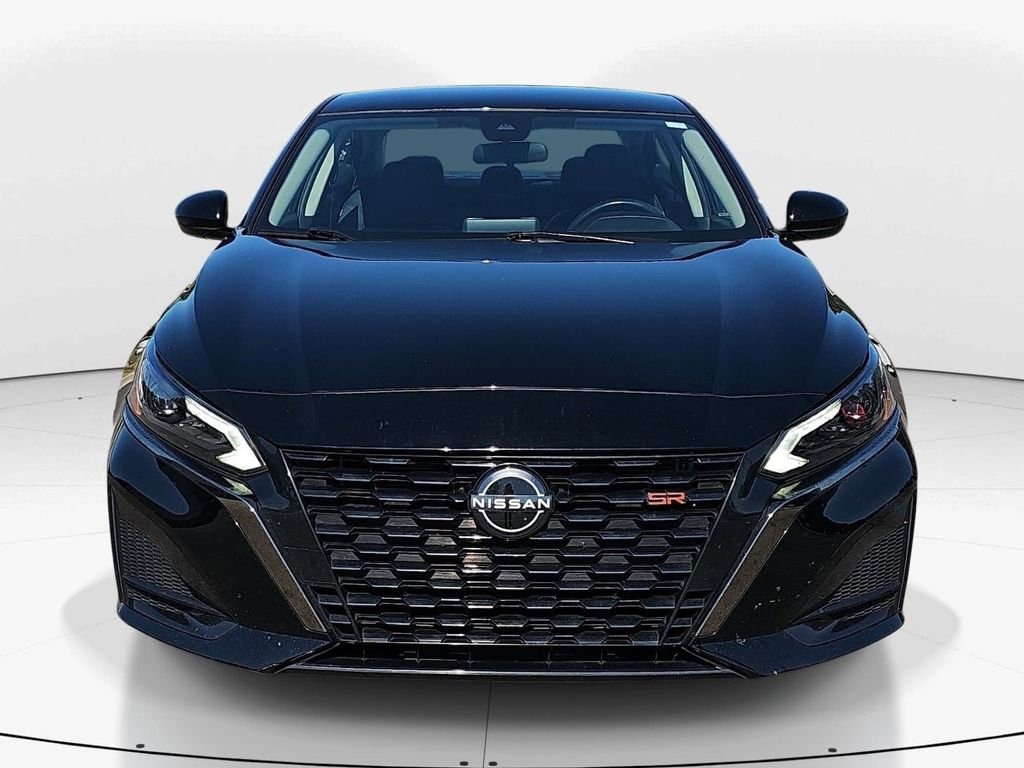 Used 2024 Nissan Altima 2.5 SR FWD image 12