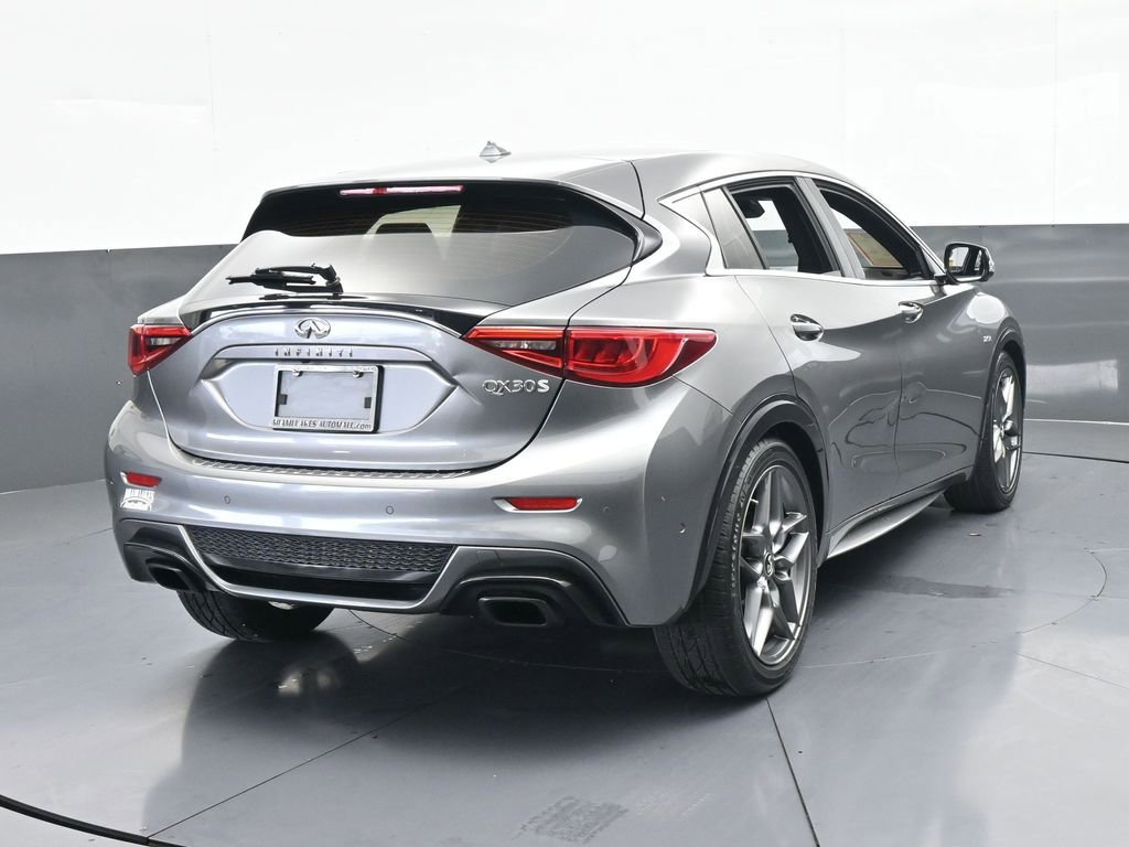 Used 2017 INFINITI QX30 Sport w/ Sport Leather Package image 5
