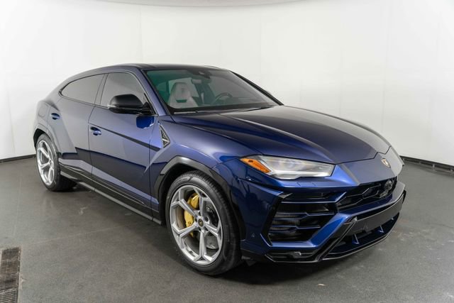 Used 2019 Lamborghini Urus image 2