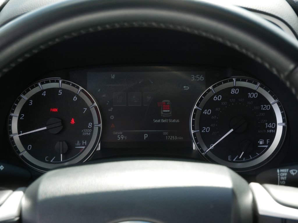 Used 2023 Toyota Highlander XLE AWD/4WD image 17