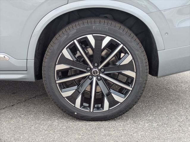 New 2026 Volvo XC90 T8 Plus w/ Protection Package AWD/4WD image 6