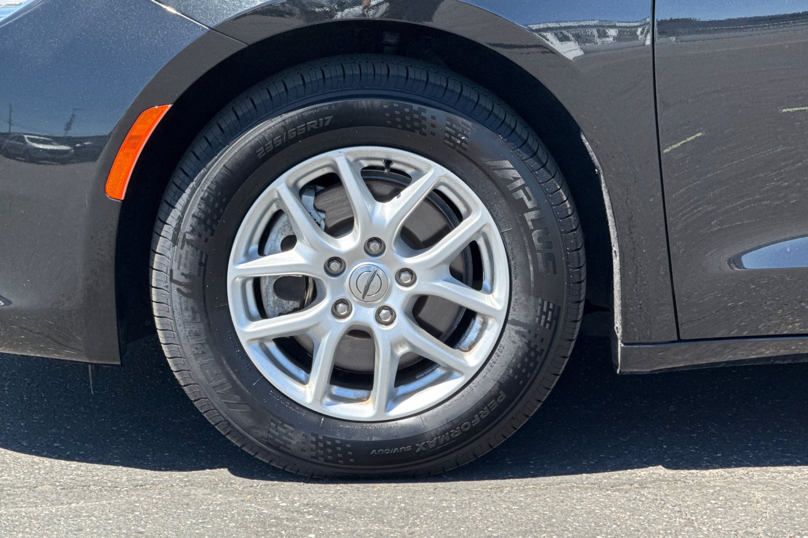 Certified 2022 Chrysler Voyager LX FWD image 27