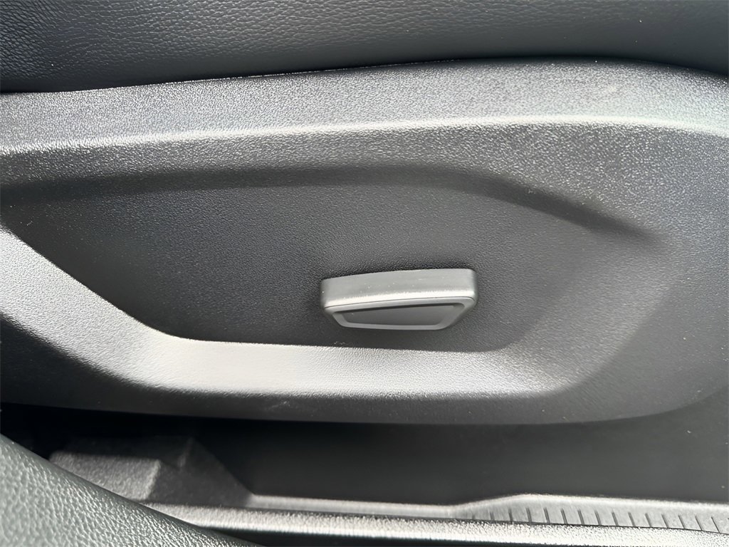 Used 2023 Ford Edge SEL image 25