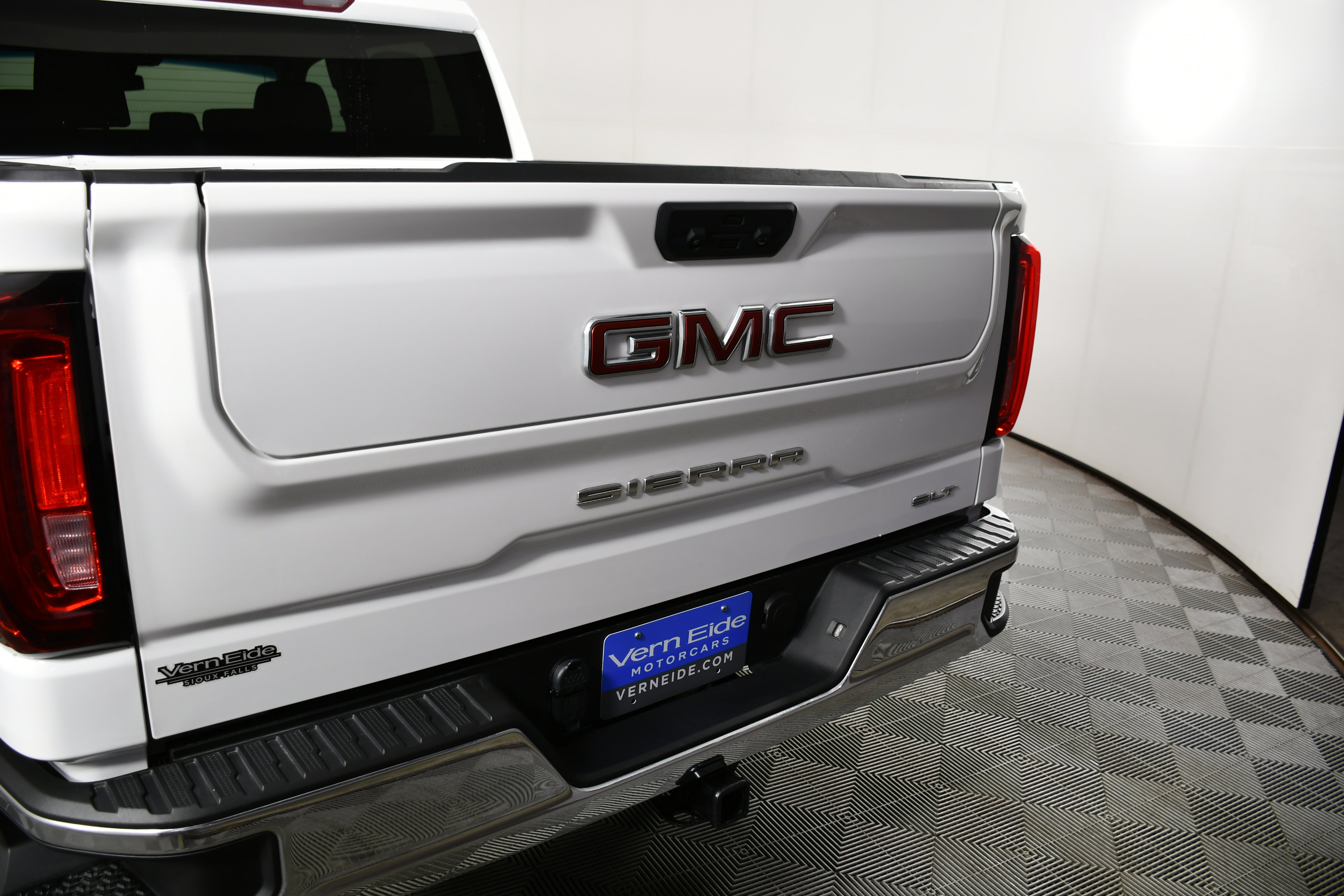 Used 2025 GMC Sierra 1500 SLT image 15
