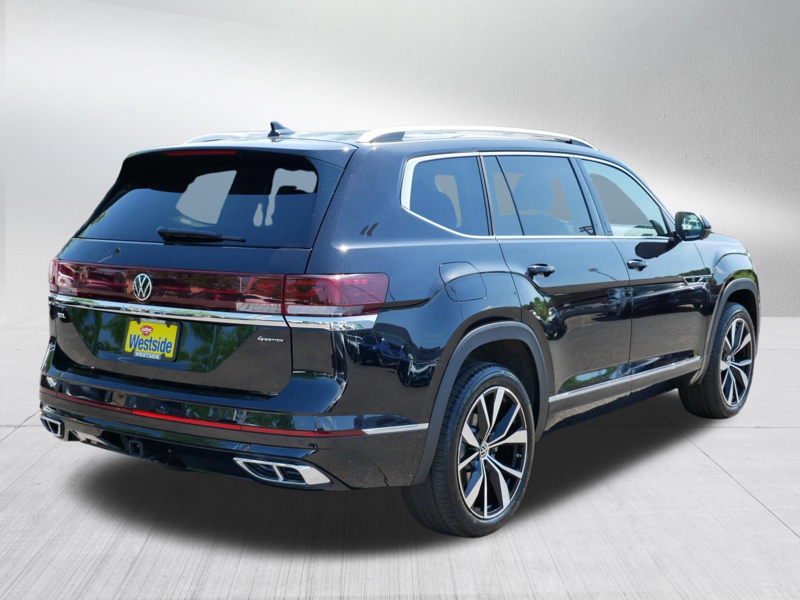 Certified 2026 Volkswagen Atlas SEL Premium R-Line AWD/4WD image 7