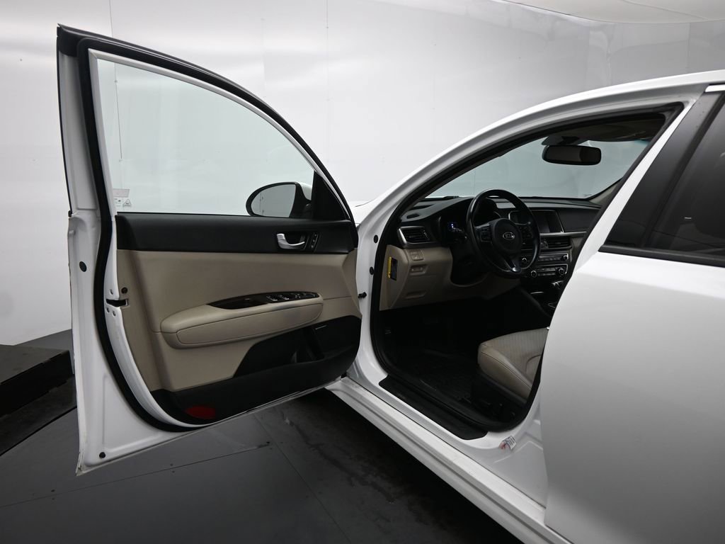 Used 2016 Kia Optima EX w/ Premium Package image 8