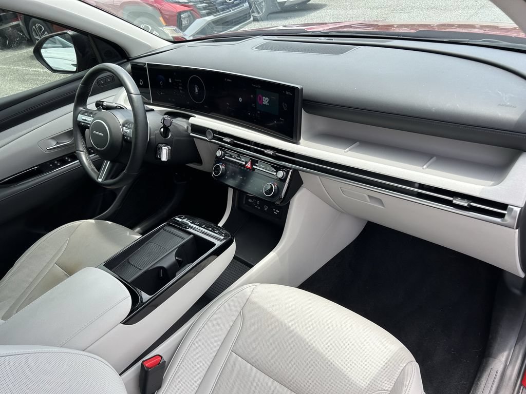 Used 2025 Hyundai Tucson Limited AWD/4WD image 17