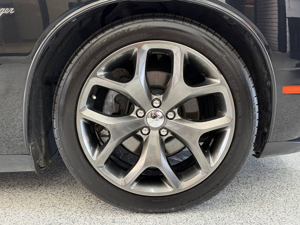 Used 2015 Dodge Challenger R/T Plus RWD image 46