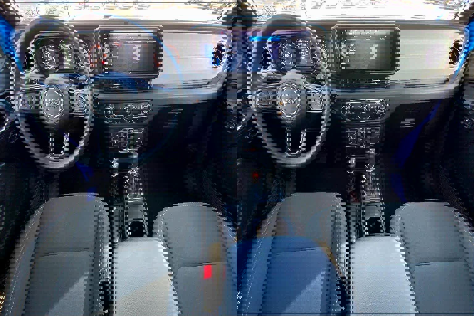 Used 2025 Jeep Gladiator Sport image 15