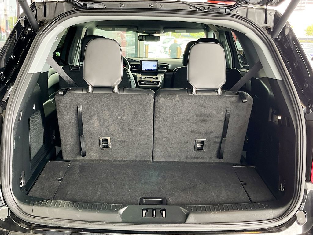 Used 2024 Ford Explorer XLT w/ Equipment Group 202A image 25