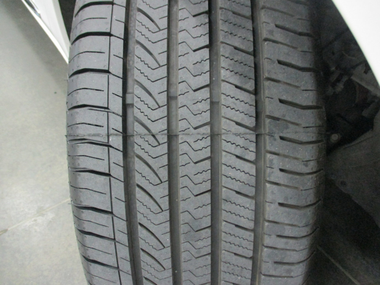 Used 2017 Buick LaCrosse Preferred image 24