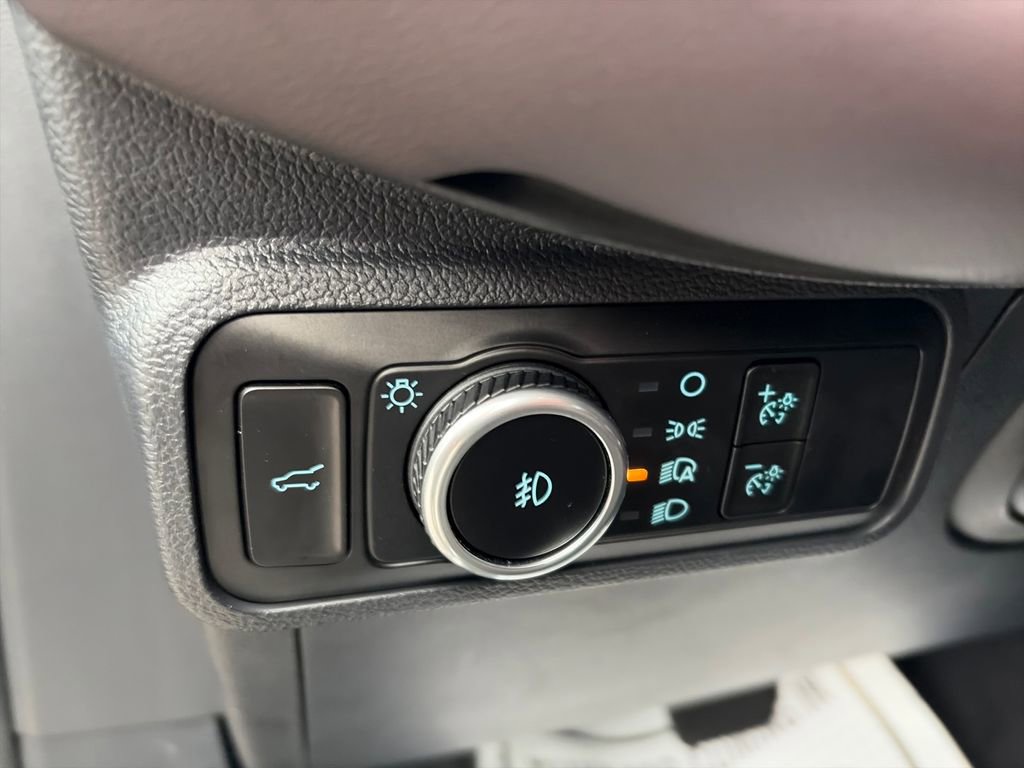 Used 2025 Ford Explorer Platinum w/ LUX Leather Package AWD/4WD image 22