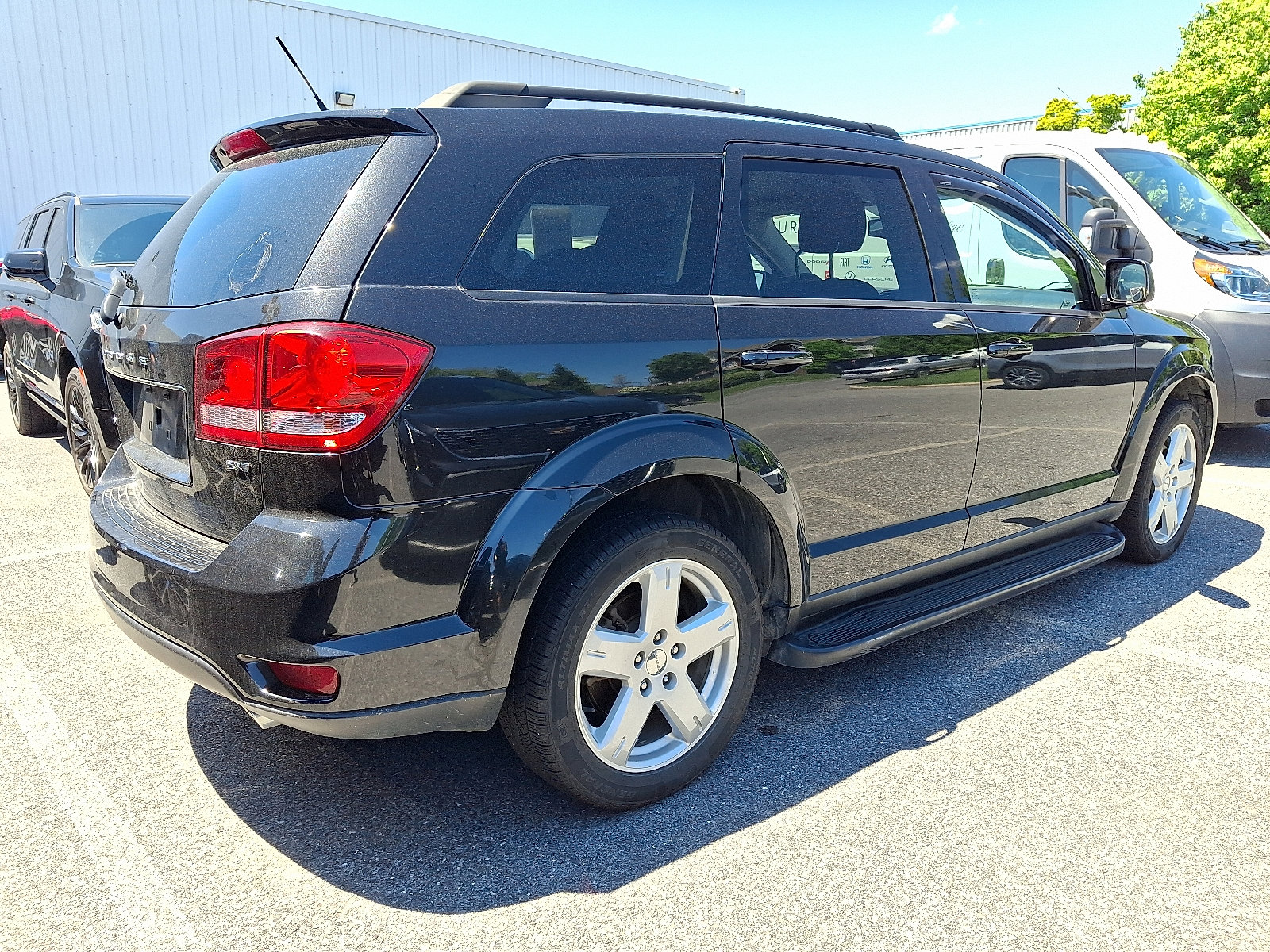 Used 2012 Dodge Journey SXT w/ Flexible Seating Group FWD image 4