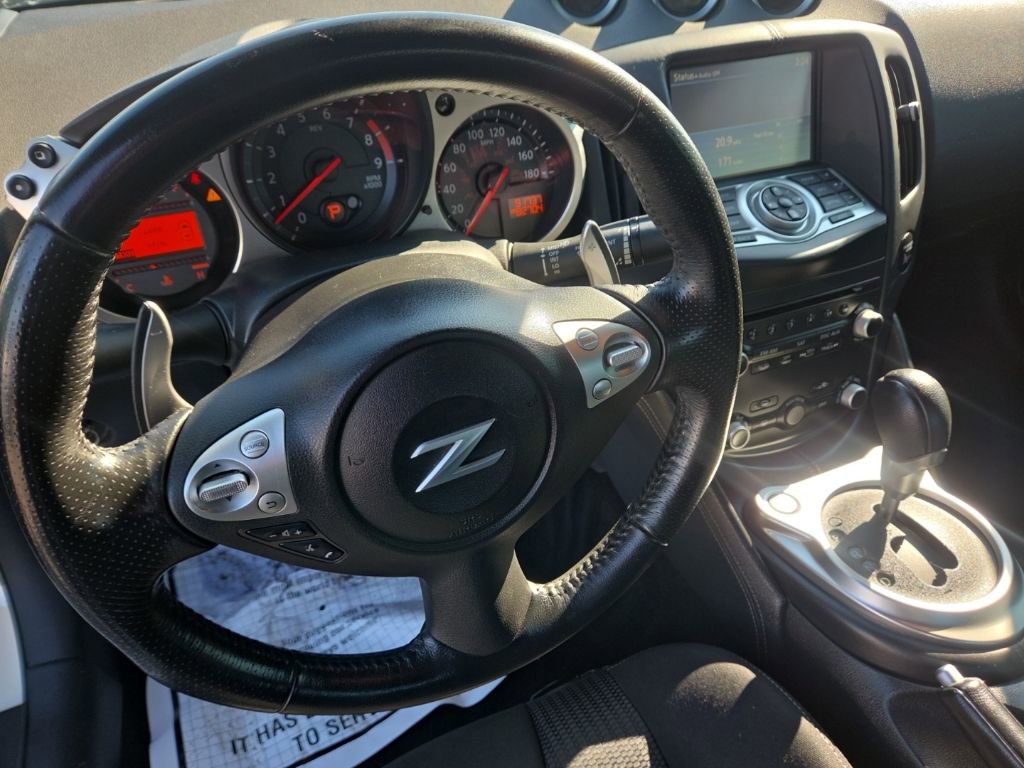 Used 2016 Nissan 370Z w/ Sport Package image 18