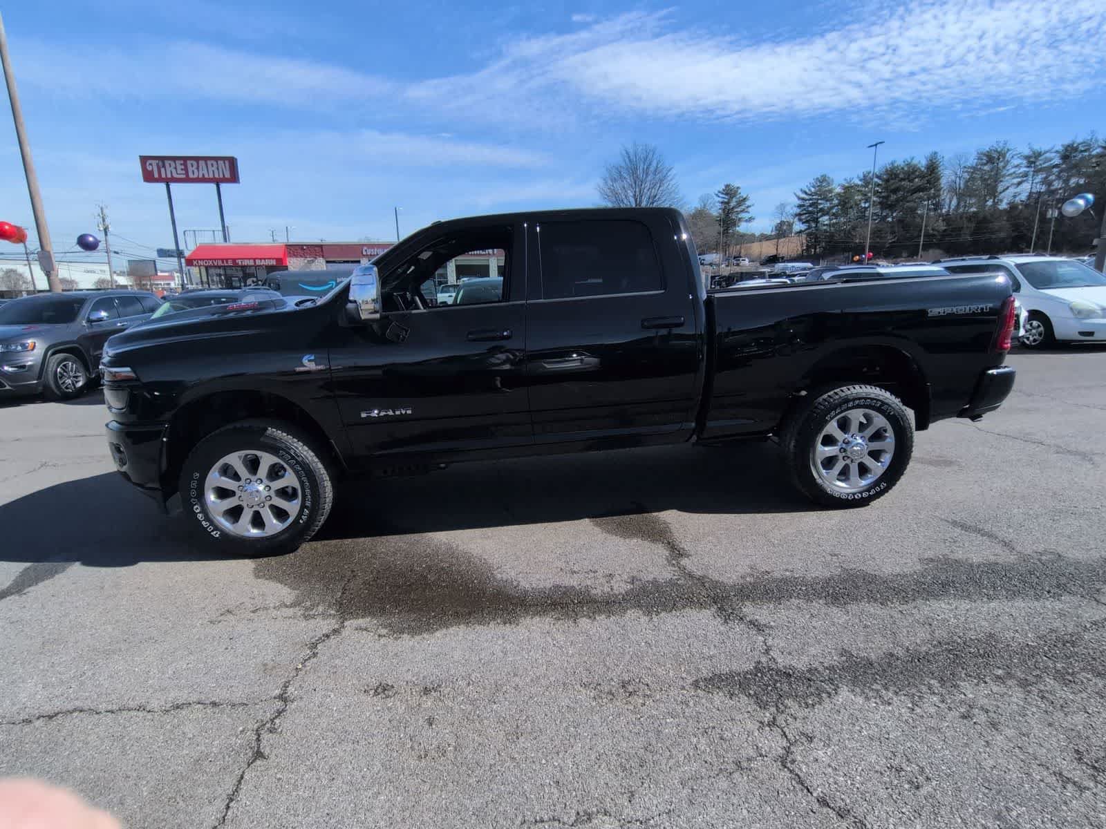 New 2026 RAM 2500 Laramie w/ Sport Appearance Package AWD/4WD image 5