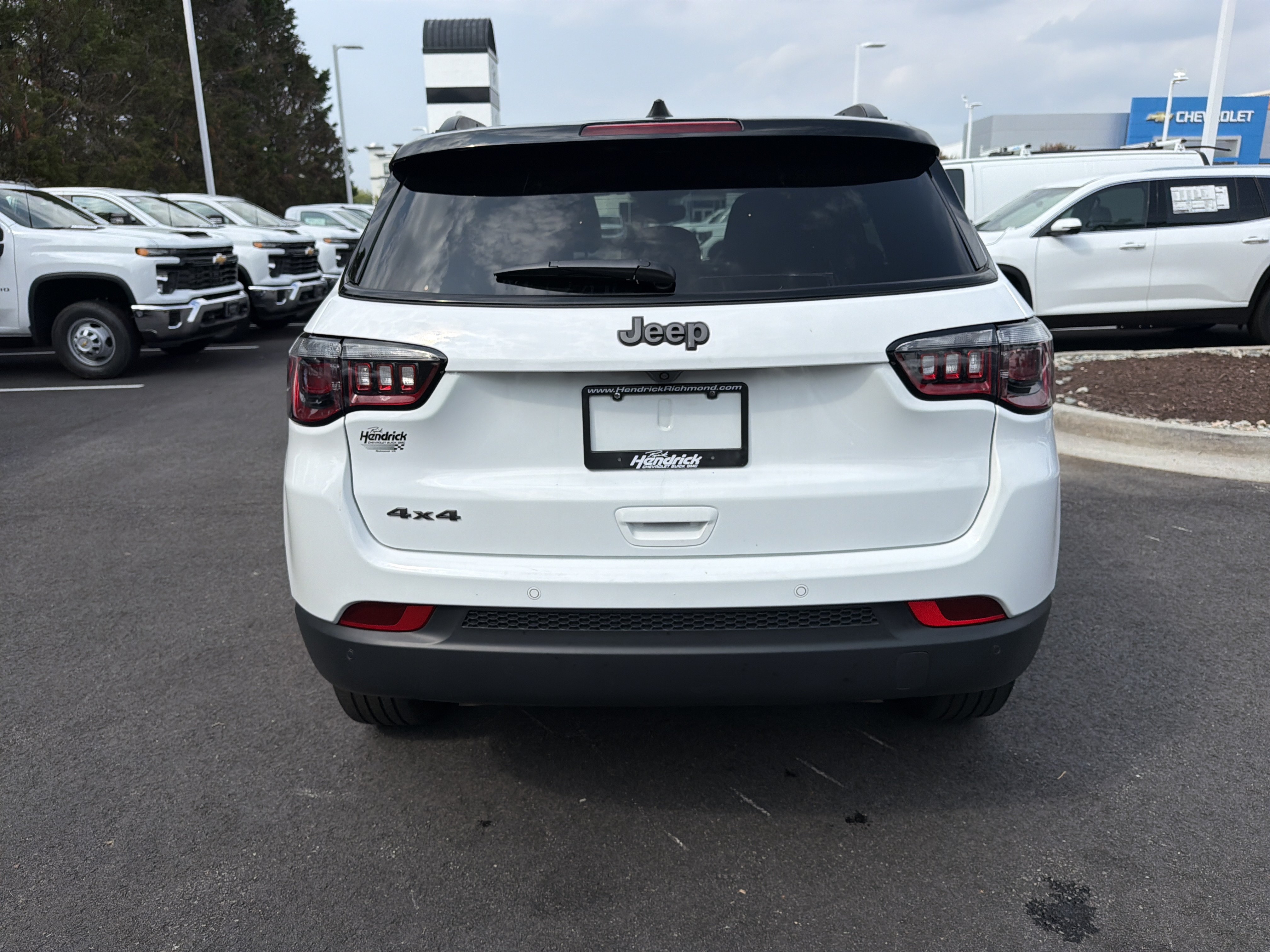 Used 2026 Jeep Compass Limited AWD/4WD image 9