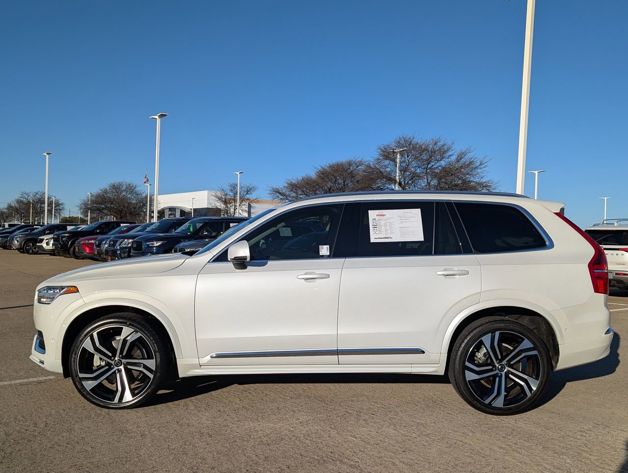 Used 2025 Volvo XC90 B6 Ultra w/ Lounge Package image 3