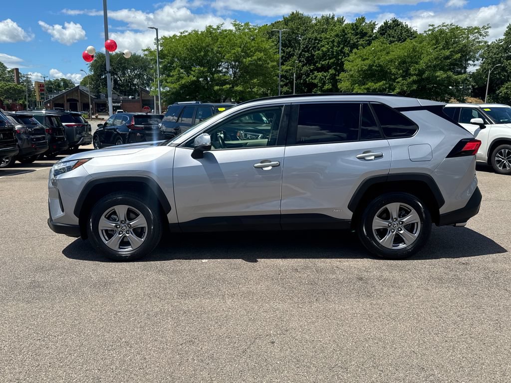 Used 2025 Toyota RAV4 XLE w/ Convenience Package AWD/4WD image 4