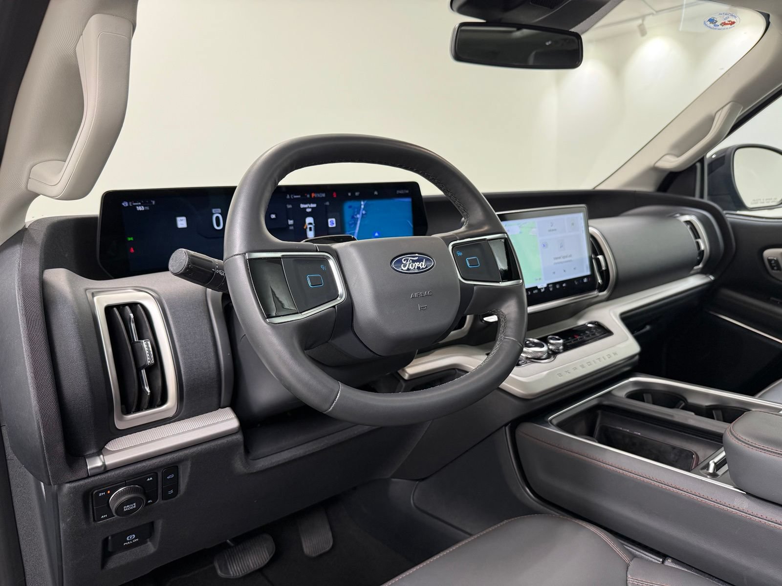 Used 2025 Ford Expedition Active AWD/4WD image 14