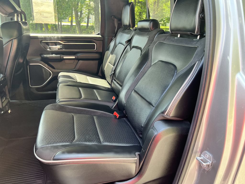 Used 2019 RAM 1500 Laramie AWD/4WD image 18