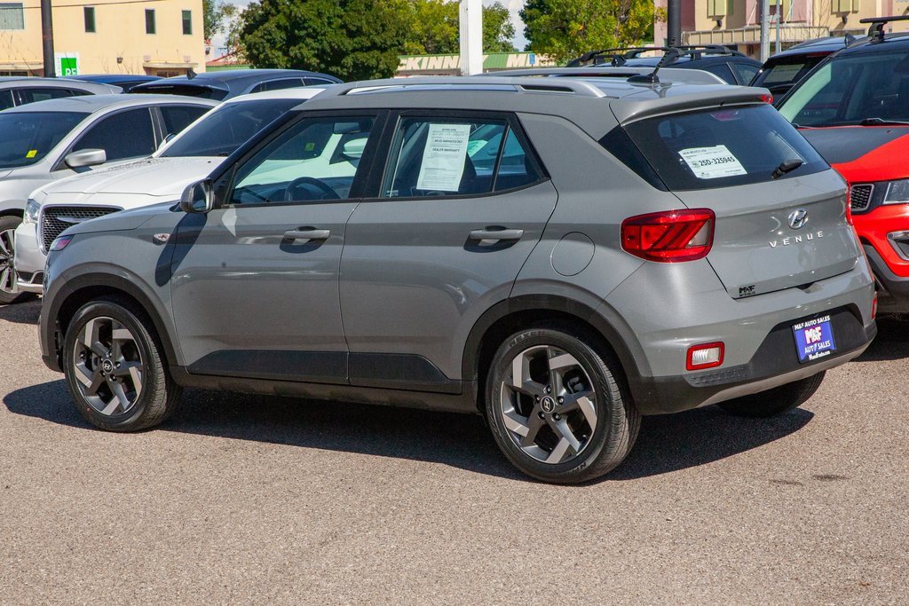 Used 2023 Hyundai Venue SEL image 7